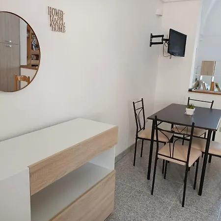 Apartment Manu,'us House *