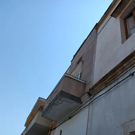 아파트 Manu,'us House
